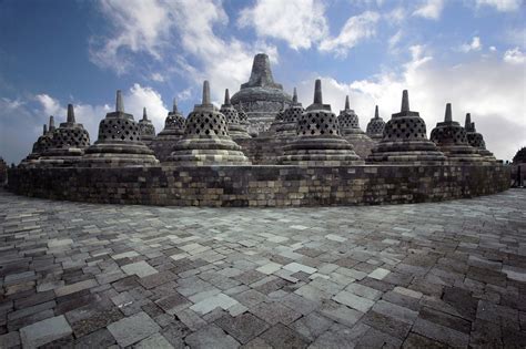 Borobudur寺的興建與爪哇佛教的興盛